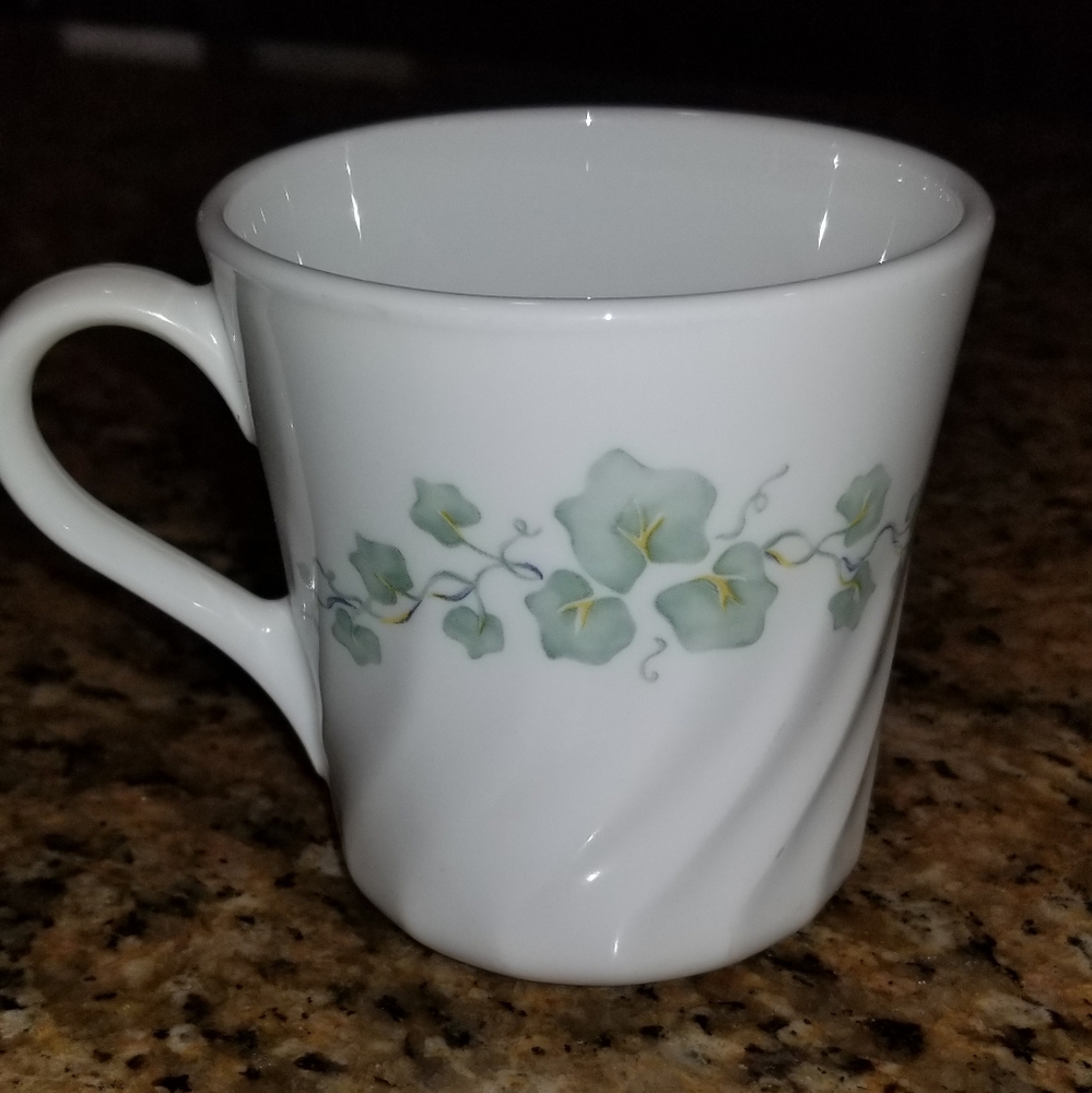 Correlle Callaway cups - 0